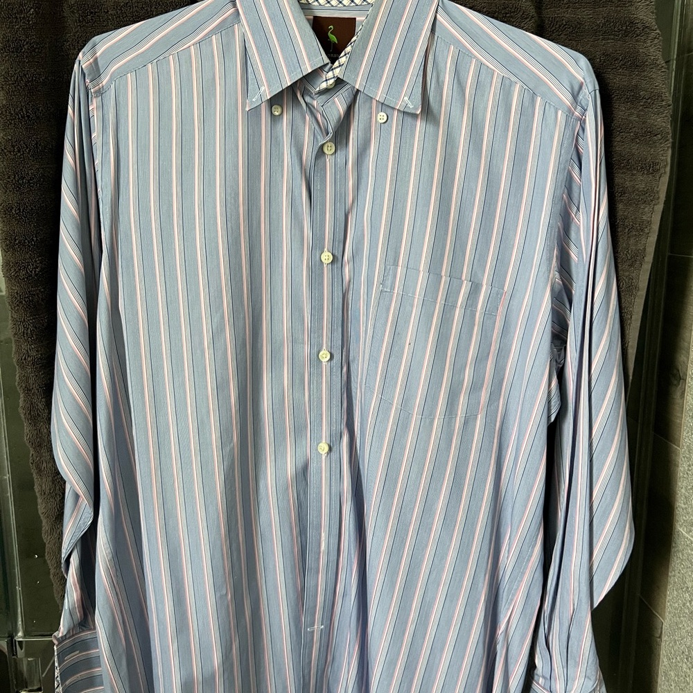 Taylor Byrd men’s dress shirt